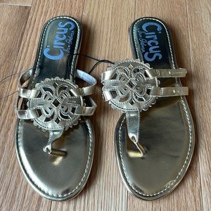 Never worn Size 9 gold Sam Edelman Circus sandals